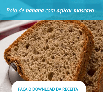 Bolo de banana com açúcar mascavo