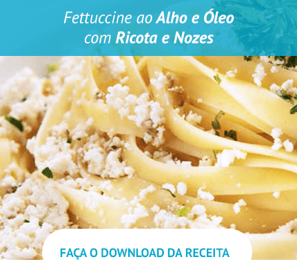 Fettuccine ao alho e óleo com ricota e nozes