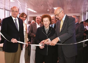 [Cerimônia de inauguração da UTI Cardiopediátrica, com as presenças da Sra. Ivone Maksoud, do Dr. Adib Jatene e da equipe HCor.]